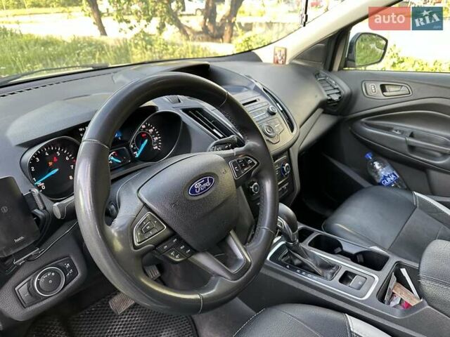 Белый Форд Эскейп, объемом двигателя 2.5 л и пробегом 160 тыс. км за 12500 $, фото 22 на Automoto.ua