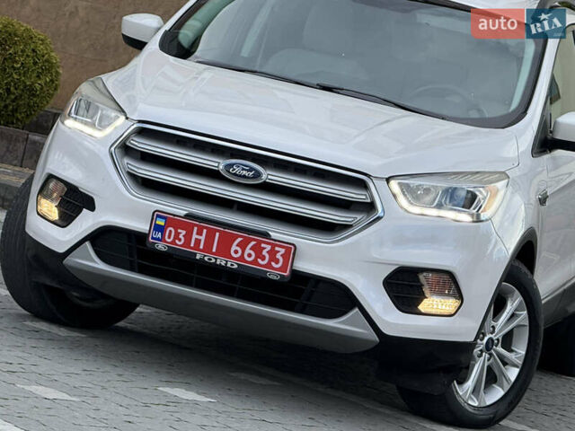 Белый Форд Эскейп, объемом двигателя 1.5 л и пробегом 130 тыс. км за 13400 $, фото 9 на Automoto.ua
