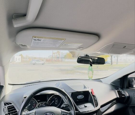 Белый Форд Эскейп, объемом двигателя 1.5 л и пробегом 130 тыс. км за 15000 $, фото 5 на Automoto.ua