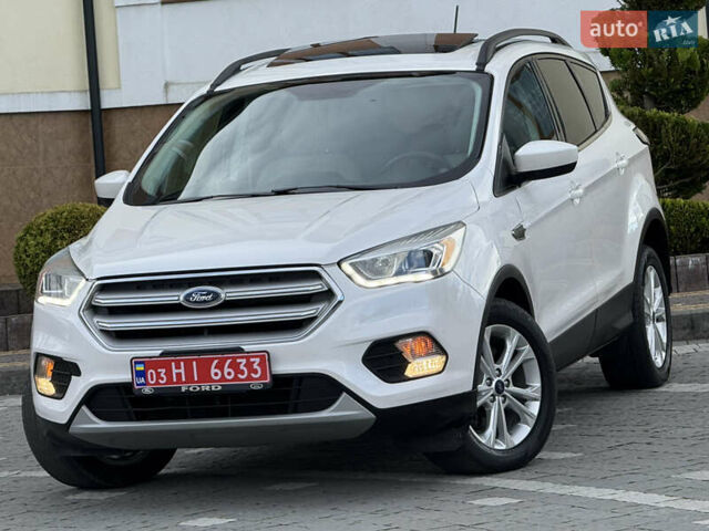 Белый Форд Эскейп, объемом двигателя 1.5 л и пробегом 130 тыс. км за 13400 $, фото 1 на Automoto.ua