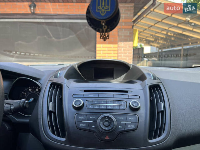 Белый Форд Эскейп, объемом двигателя 2 л и пробегом 175 тыс. км за 15600 $, фото 20 на Automoto.ua