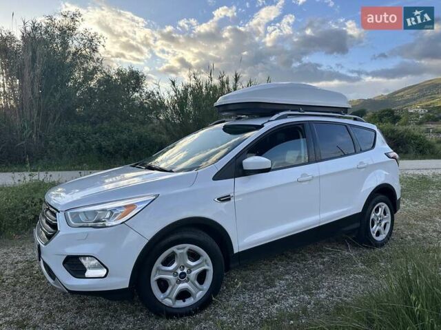 Белый Форд Эскейп, объемом двигателя 2.5 л и пробегом 160 тыс. км за 12500 $, фото 9 на Automoto.ua