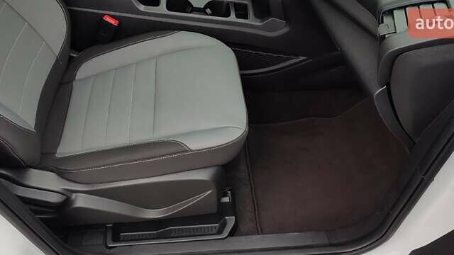 Белый Форд Эскейп, объемом двигателя 2.5 л и пробегом 113 тыс. км за 13900 $, фото 32 на Automoto.ua