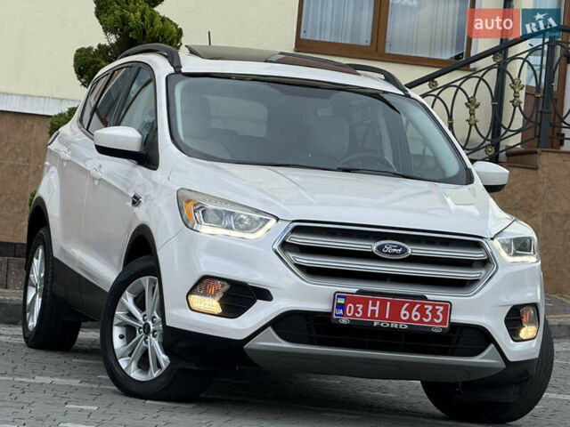 Белый Форд Эскейп, объемом двигателя 1.5 л и пробегом 130 тыс. км за 13400 $, фото 15 на Automoto.ua