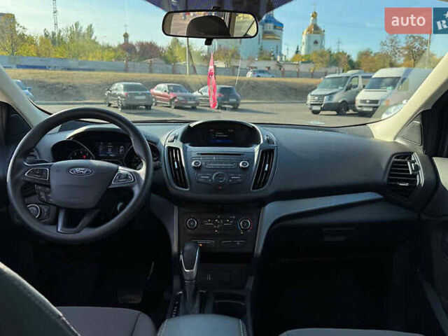 Белый Форд Эскейп, объемом двигателя 2.5 л и пробегом 97 тыс. км за 11000 $, фото 8 на Automoto.ua