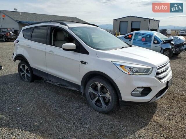 Білий Форд Ескейп, об'ємом двигуна 1.5 л та пробігом 130 тис. км за 2800 $, фото 3 на Automoto.ua