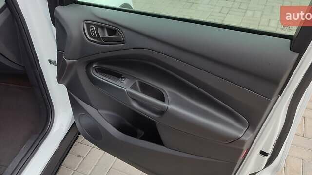 Белый Форд Эскейп, объемом двигателя 2.5 л и пробегом 113 тыс. км за 13900 $, фото 33 на Automoto.ua