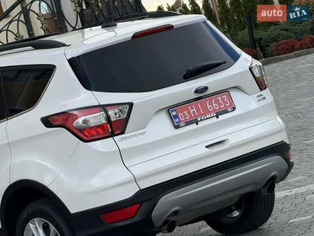 Белый Форд Эскейп, объемом двигателя 1.5 л и пробегом 130 тыс. км за 13400 $, фото 25 на Automoto.ua