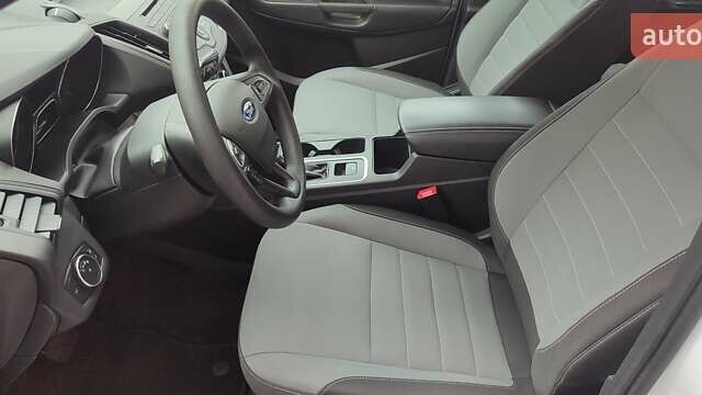 Белый Форд Эскейп, объемом двигателя 2.5 л и пробегом 113 тыс. км за 13900 $, фото 16 на Automoto.ua