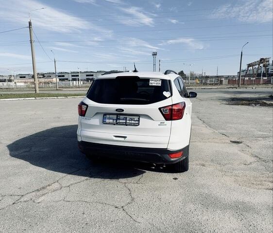 Белый Форд Эскейп, объемом двигателя 1.5 л и пробегом 130 тыс. км за 15000 $, фото 3 на Automoto.ua