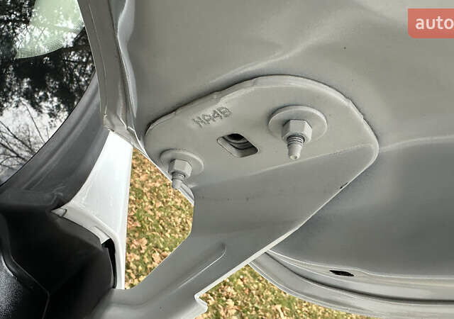 Білий Форд Ескейп, об'ємом двигуна 1.5 л та пробігом 180 тис. км за 11300 $, фото 41 на Automoto.ua