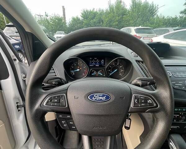 Белый Форд Эскейп, объемом двигателя 1.5 л и пробегом 269 тыс. км за 9600 $, фото 11 на Automoto.ua