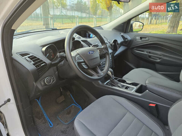 Белый Форд Эскейп, объемом двигателя 2.49 л и пробегом 65 тыс. км за 11000 $, фото 7 на Automoto.ua