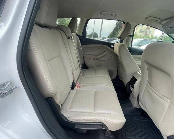 Белый Форд Эскейп, объемом двигателя 1.5 л и пробегом 269 тыс. км за 9600 $, фото 19 на Automoto.ua