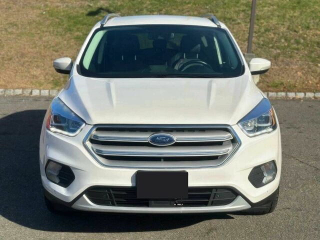 Белый Форд Эскейп, объемом двигателя 2 л и пробегом 33 тыс. км за 5050 $, фото 1 на Automoto.ua