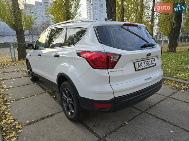 Белый Форд Эскейп, объемом двигателя 2.49 л и пробегом 65 тыс. км за 11000 $, фото 8 на Automoto.ua