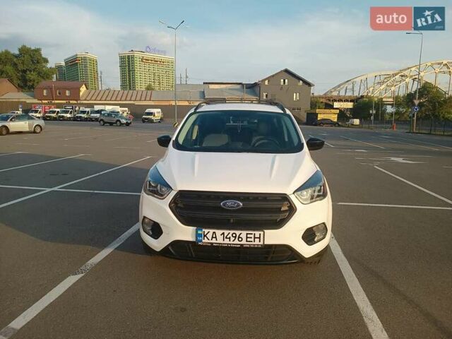 Белый Форд Эскейп, объемом двигателя 1.5 л и пробегом 62 тыс. км за 16700 $, фото 4 на Automoto.ua