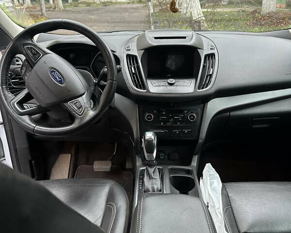 Белый Форд Эскейп, объемом двигателя 1.5 л и пробегом 95 тыс. км за 11500 $, фото 7 на Automoto.ua