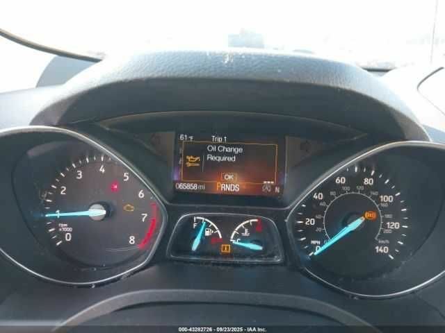 Белый Форд Эскейп, объемом двигателя 2 л и пробегом 65 тыс. км за 8000 $, фото 6 на Automoto.ua