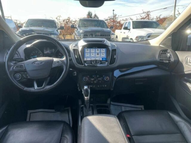 Белый Форд Эскейп, объемом двигателя 2 л и пробегом 33 тыс. км за 5050 $, фото 7 на Automoto.ua