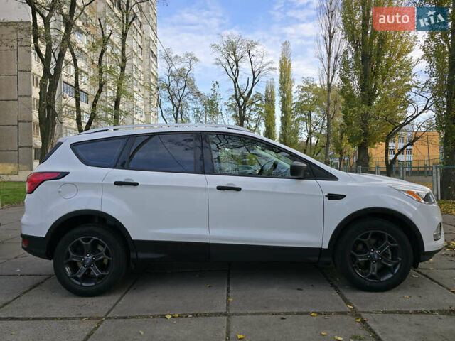 Белый Форд Эскейп, объемом двигателя 2.49 л и пробегом 65 тыс. км за 11000 $, фото 11 на Automoto.ua
