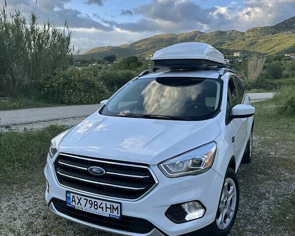 Белый Форд Эскейп, объемом двигателя 2.5 л и пробегом 160 тыс. км за 12500 $, фото 11 на Automoto.ua