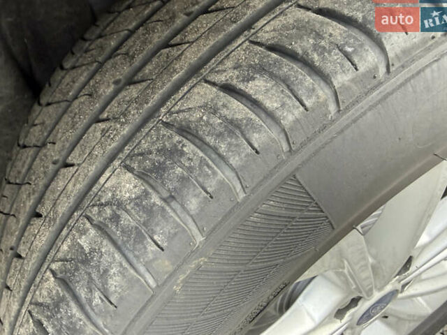 Белый Форд Эскейп, объемом двигателя 0 л и пробегом 140 тыс. км за 11800 $, фото 6 на Automoto.ua