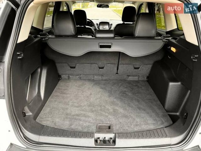 Белый Форд Эскейп, объемом двигателя 1.5 л и пробегом 73 тыс. км за 15900 $, фото 15 на Automoto.ua