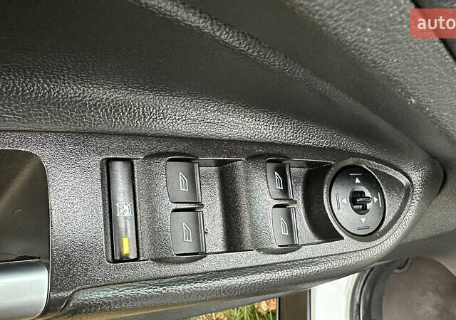 Білий Форд Ескейп, об'ємом двигуна 1.5 л та пробігом 180 тис. км за 11300 $, фото 12 на Automoto.ua