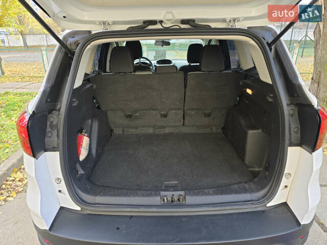 Белый Форд Эскейп, объемом двигателя 2.49 л и пробегом 65 тыс. км за 11000 $, фото 2 на Automoto.ua