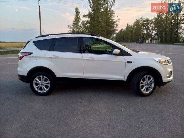Белый Форд Эскейп, объемом двигателя 1.5 л и пробегом 170 тыс. км за 12500 $, фото 7 на Automoto.ua