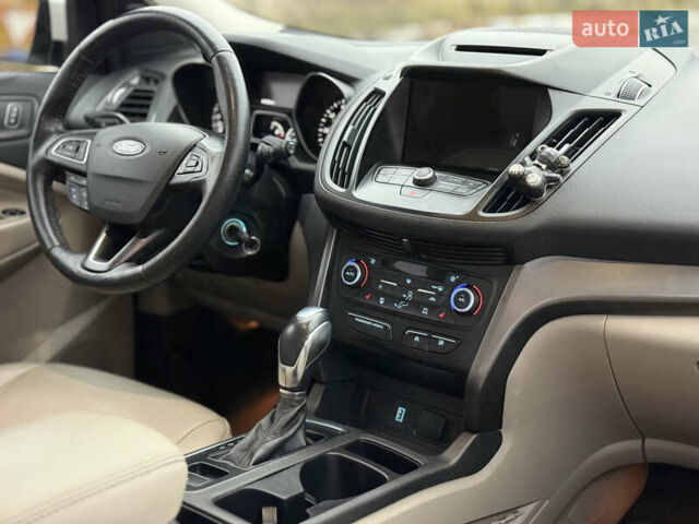 Білий Форд Ескейп, об'ємом двигуна 1.5 л та пробігом 144 тис. км за 13200 $, фото 18 на Automoto.ua