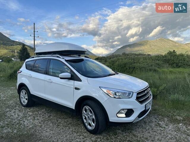 Белый Форд Эскейп, объемом двигателя 2.5 л и пробегом 160 тыс. км за 12500 $, фото 14 на Automoto.ua