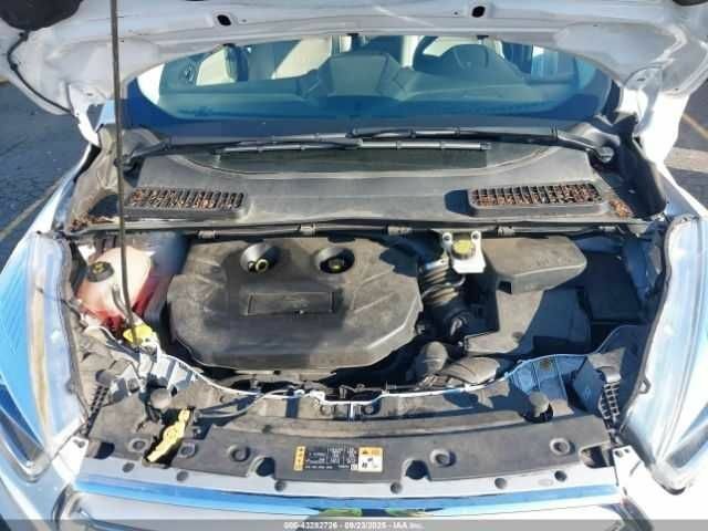 Белый Форд Эскейп, объемом двигателя 2 л и пробегом 65 тыс. км за 8000 $, фото 9 на Automoto.ua