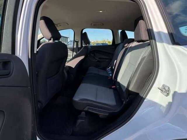 Белый Форд Эскейп, объемом двигателя 2.5 л и пробегом 90 тыс. км за 9000 $, фото 16 на Automoto.ua