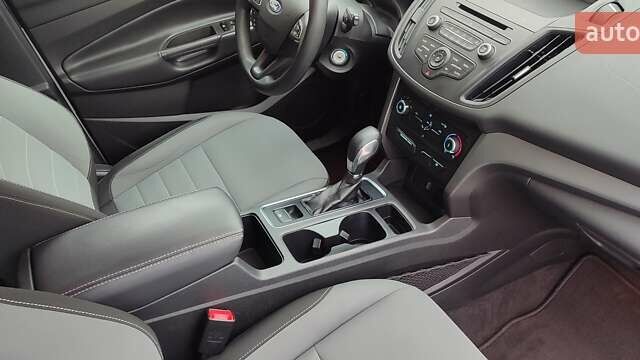 Белый Форд Эскейп, объемом двигателя 2.5 л и пробегом 113 тыс. км за 13900 $, фото 30 на Automoto.ua