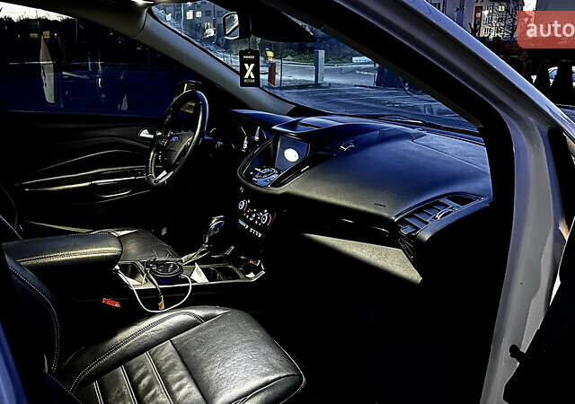 Белый Форд Эскейп, объемом двигателя 2 л и пробегом 146 тыс. км за 16500 $, фото 14 на Automoto.ua