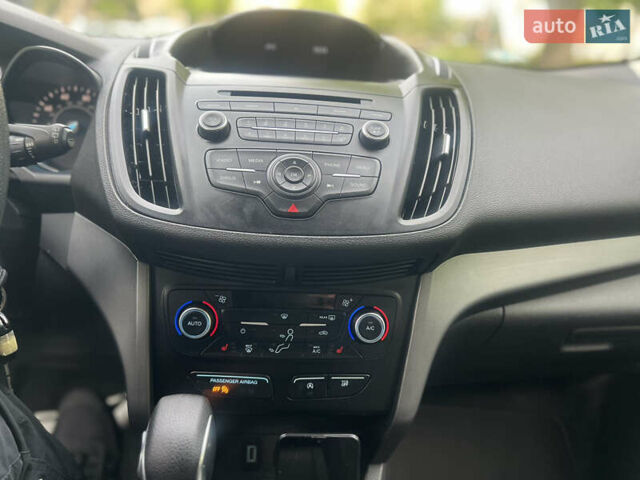 Белый Форд Эскейп, объемом двигателя 1.5 л и пробегом 181 тыс. км за 13200 $, фото 14 на Automoto.ua