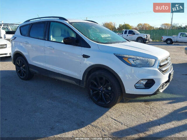 Белый Форд Эскейп, объемом двигателя 1.5 л и пробегом 120 тыс. км за 2500 $, фото 1 на Automoto.ua