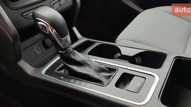 Белый Форд Эскейп, объемом двигателя 2.5 л и пробегом 113 тыс. км за 13900 $, фото 19 на Automoto.ua