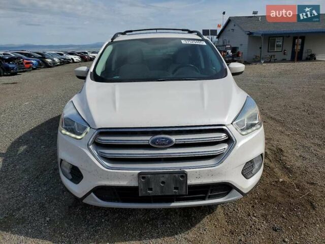 Білий Форд Ескейп, об'ємом двигуна 1.5 л та пробігом 130 тис. км за 2800 $, фото 4 на Automoto.ua
