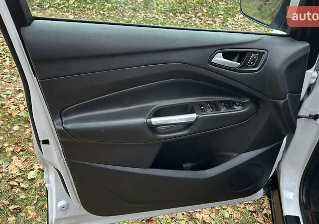 Білий Форд Ескейп, об'ємом двигуна 1.5 л та пробігом 180 тис. км за 11300 $, фото 8 на Automoto.ua