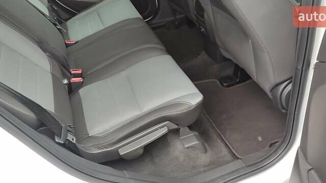 Белый Форд Эскейп, объемом двигателя 2.5 л и пробегом 113 тыс. км за 13900 $, фото 28 на Automoto.ua