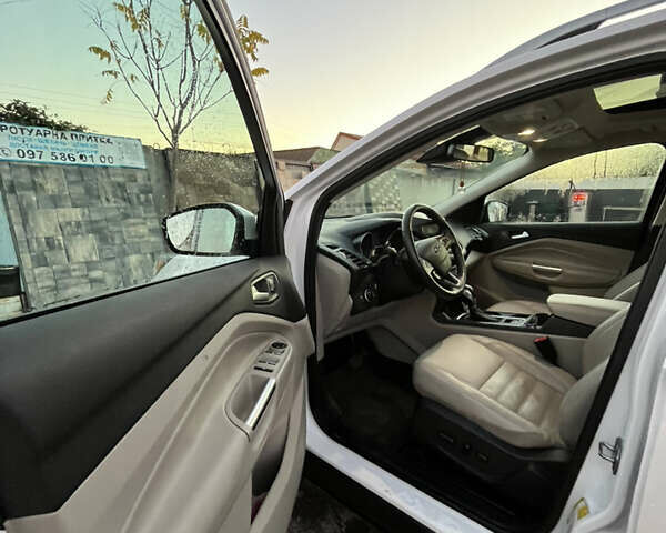 Белый Форд Эскейп, объемом двигателя 2 л и пробегом 93 тыс. км за 22000 $, фото 16 на Automoto.ua