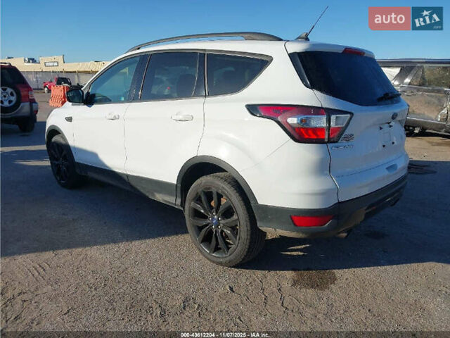 Белый Форд Эскейп, объемом двигателя 1.5 л и пробегом 120 тыс. км за 2500 $, фото 2 на Automoto.ua