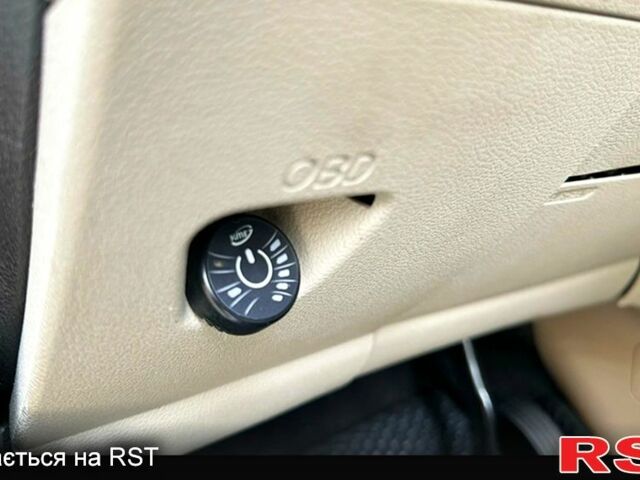 Білий Форд Ескейп, об'ємом двигуна 2 л та пробігом 62 тис. км за 12500 $, фото 6 на Automoto.ua