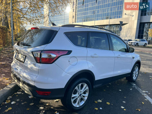 Белый Форд Эскейп, объемом двигателя 1.5 л и пробегом 43 тыс. км за 15300 $, фото 3 на Automoto.ua