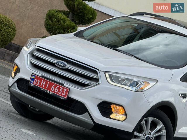 Белый Форд Эскейп, объемом двигателя 1.5 л и пробегом 130 тыс. км за 13400 $, фото 6 на Automoto.ua