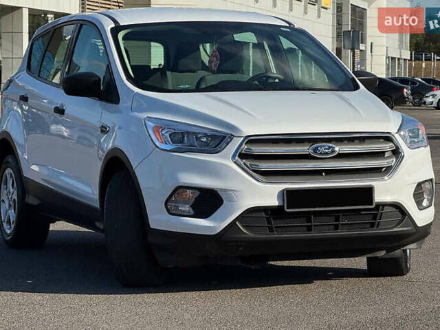 Белый Форд Эскейп, объемом двигателя 2.5 л и пробегом 97 тыс. км за 11000 $, фото 2 на Automoto.ua