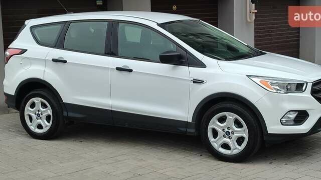 Белый Форд Эскейп, объемом двигателя 2.5 л и пробегом 113 тыс. км за 13900 $, фото 3 на Automoto.ua
